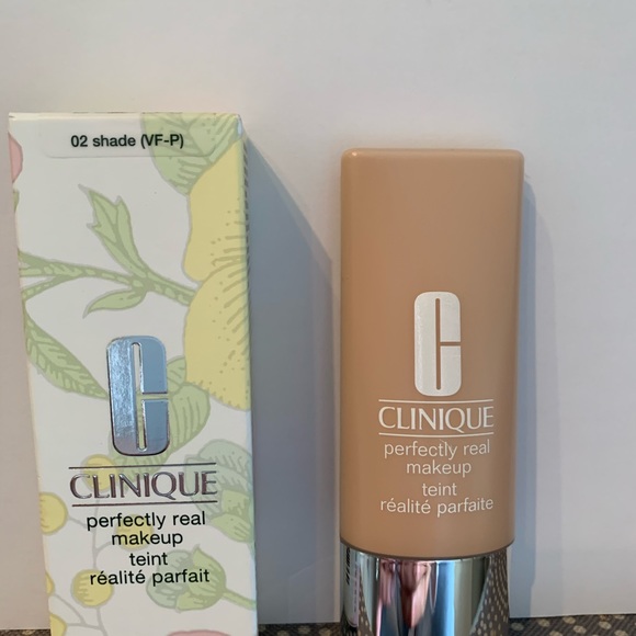 Clinique Perfectly Real makeup 02 shade - Picture 3 of 4